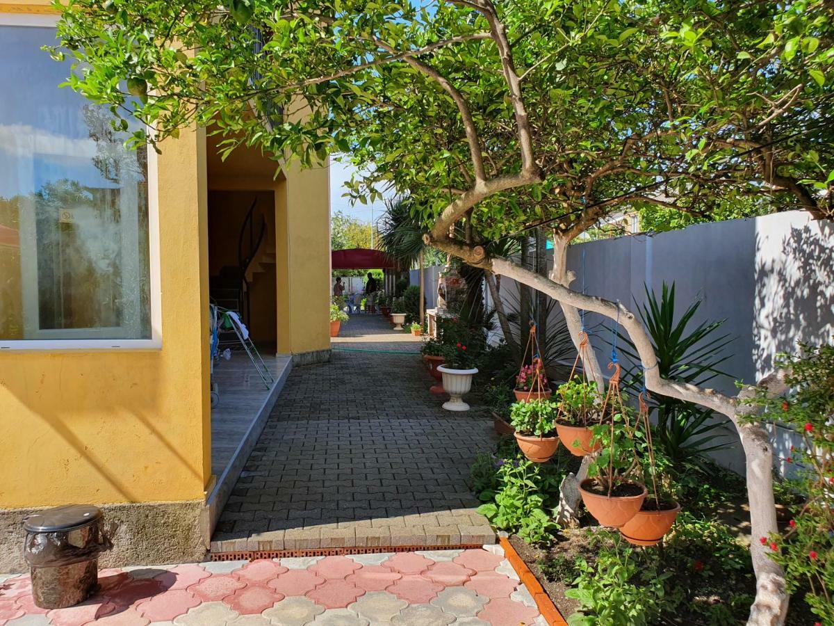 Twins Hotel Gonio Exterior photo